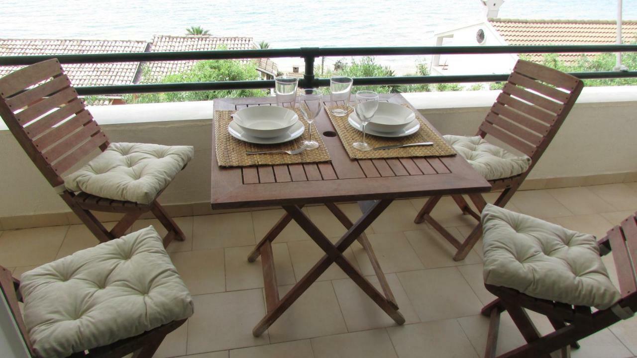 Kallopsia - Glifada Beach Menigos Resort By New Era Bagian luar foto
